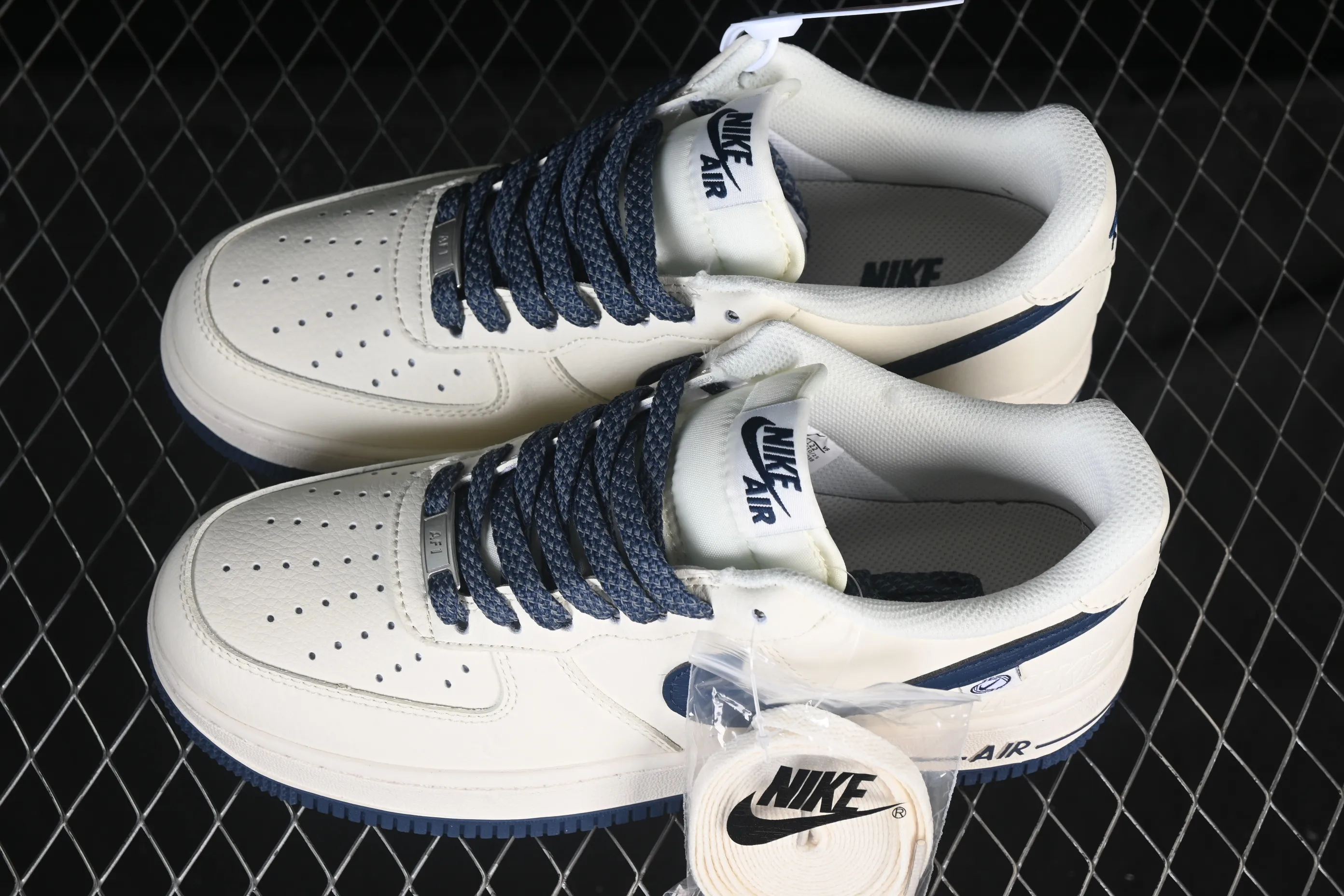 All categories Nk Air Force 1 Air Force series Nk Air Force 1 Low Air Force low-top Nike Air Force 1'07 Low Nike embossed off-white dark blue tree pattern Air Force 1 low-top casual sneakers SM6668-122